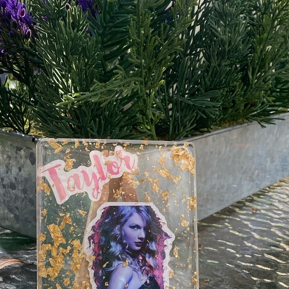 Taylor Swift Pink & Purple Portrait w Gold Flakes Resin Display Art & Mini Easel - Picture 5 of 16